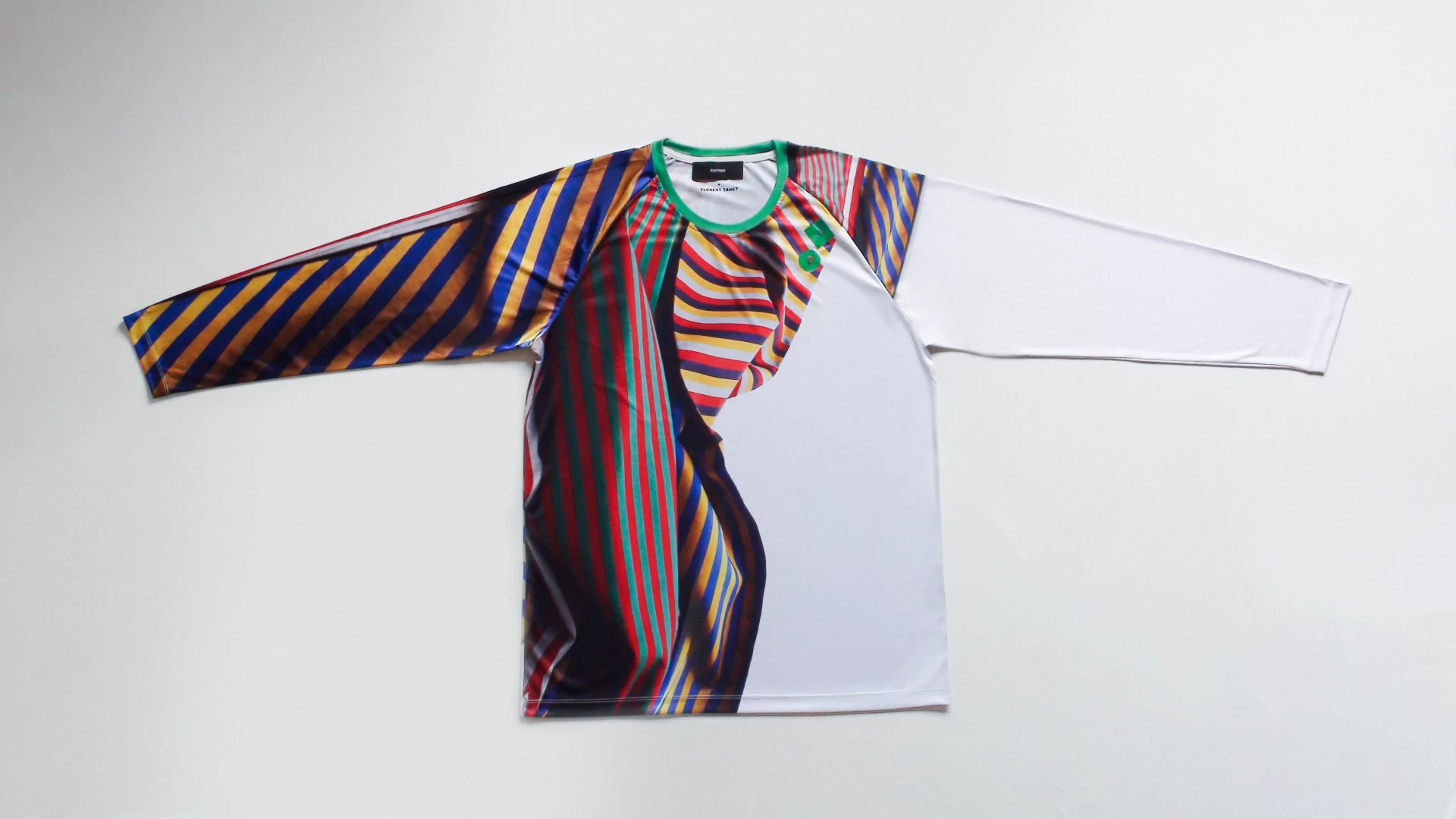 Digital print image on polyester creating a trompe l